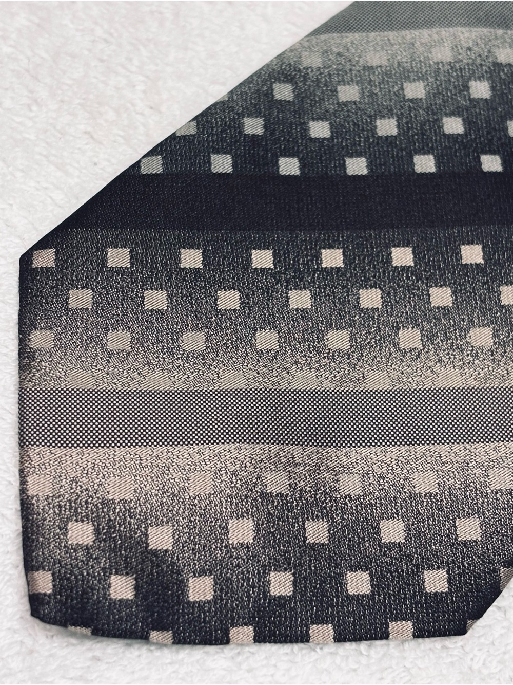 Brand New Stylish Tie By Apt. 9 - 3 1/4 Inches Wide